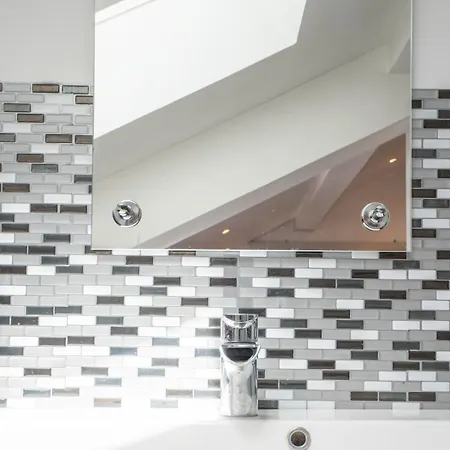 Loft Gare 6 Pers , Wifi ,tv , Centre Ville, Calme Apartman *